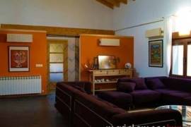 Rural House in Bajauri – Comfort, Nature and Space for Groups