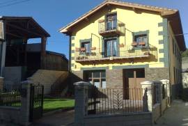 Rural House in Bajauri – Comfort, Nature and Space for Groups