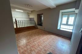 Apartment for sale to renovate in Calle Iberia, Sestao