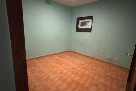 Apartment for sale to renovate in Calle Iberia, Sestao