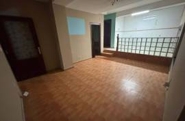 Apartment for sale to renovate in Calle Iberia, Sestao
