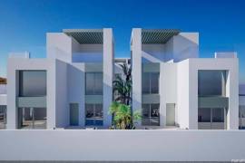 Modern 3-bedroom house with outdoor pool and solarium