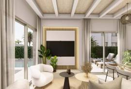 Modern 3-bedroom house with outdoor pool and solarium