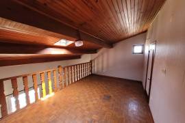 High-Potential Villa With Swimming Pool And Large Plot, Close To The Sea And Beziers.