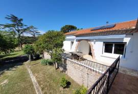 Charming Renovated Villa With Independent Studio And Rental Potential, 5990 M2 Of Land With Swimming Pool.