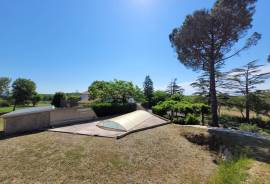 Charming Renovated Villa With Independent Studio And Rental Potential, 5990 M2 Of Land With Swimming Pool.