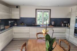 Charming Renovated Villa With Independent Studio And Rental Potential, 5990 M2 Of Land With Swimming Pool.