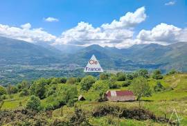 Detached Barn with Breathtaking View of the Valley