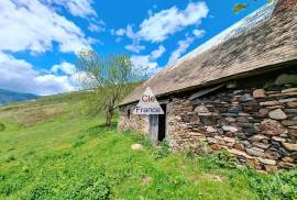 Detached Barn with Breathtaking View of the Valley