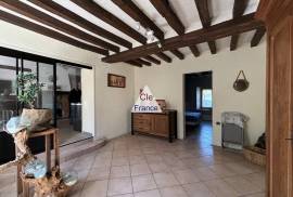 Detached Country House with Direct Access to River