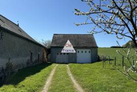 Detached Country House with Direct Access to River