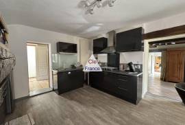 Detached Country House with Direct Access to River