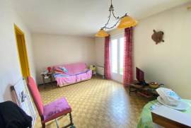 Lovely Cottage in Sought-After Area