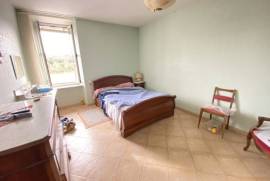 Exceptional Property with Land