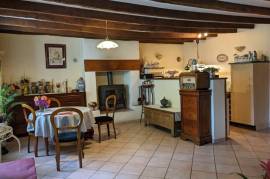 Traditional House with Garden and Outbuilding