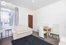 2 bedroom, Terraced House for sale
