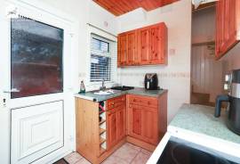 2 bedroom, Terraced House for sale