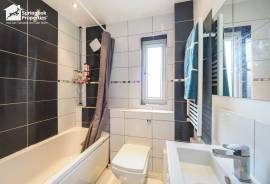 2 bedroom, Maisonette for sale