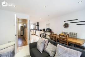 2 bedroom, Maisonette for sale