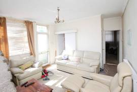 3 bedroom, Semi-detached house for sale