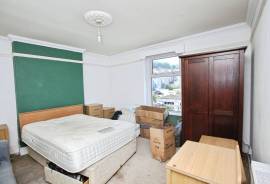3 bedroom, Semi-detached house for sale