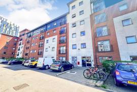 2 bedroom, Ground floor flat for sale