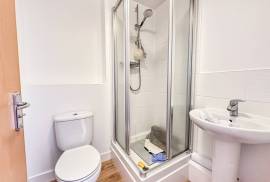 2 bedroom, Ground floor flat for sale