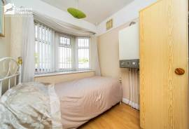 3 bedroom, Semi-detached house for sale