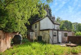 2 bedroom, Detached house for sale