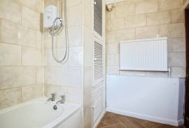 2 bedroom, Detached house for sale 2 bedroom, Detached house for sale