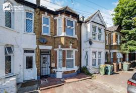 3 bedroom, Terraced House for sale