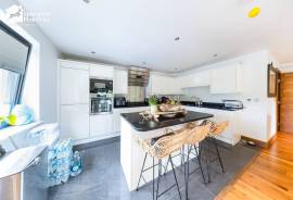 3 bedroom, Apartment for sale