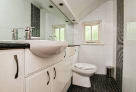 4 bedroom, Detached bungalow for sale