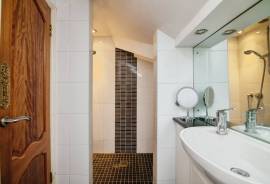 4 bedroom, Detached bungalow for sale