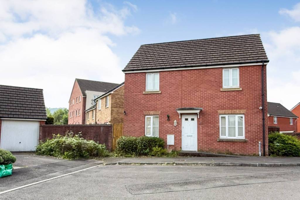 3 bedroom, Detached house for sale