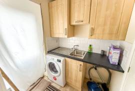 3 bedroom, Detached house for sale