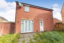 3 bedroom, Detached house for sale