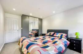 4 bedroom, Detached house for sale