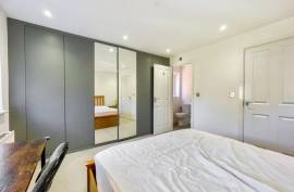 4 bedroom, Detached house for sale