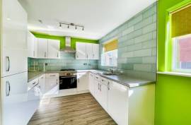 4 bedroom, Detached house for sale