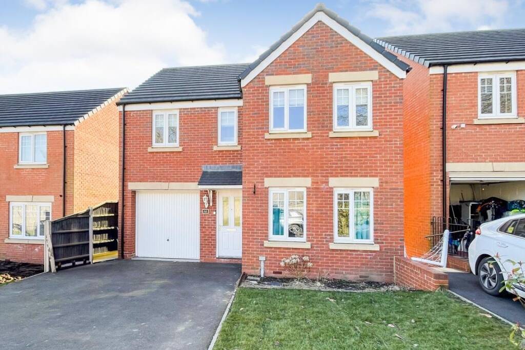 4 bedroom, Detached house for sale