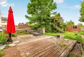 3 bedroom, Semi-detached house for sale