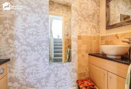 4 bedroom, Detached house for sale