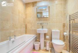 4 bedroom, Detached house for sale