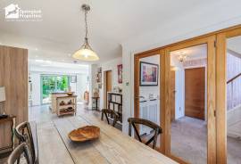 4 bedroom, Detached house for sale