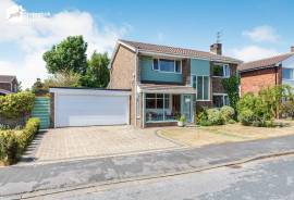 4 bedroom, Detached house for sale