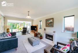 4 bedroom, Detached house for sale