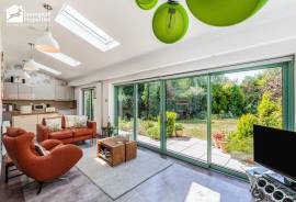 4 bedroom, Detached house for sale