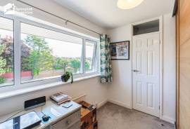 4 bedroom, Detached house for sale