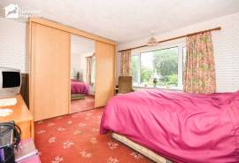 3 bedroom, Semi-detached house for sale